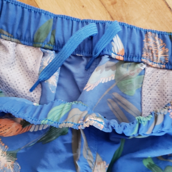 🏷PATAGONIA W's Barely Baggies Shorts - S - Picture 8 of 11